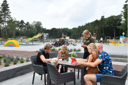 Camping & Bungalowpark Ommerland met eigen manege met paardenstalling VMP088